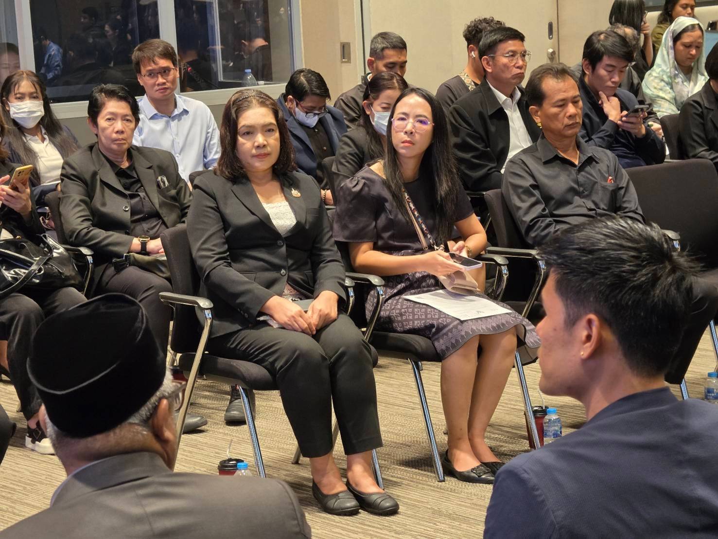 title - ผู้ตรวจราชการกรม ส.ป.ก. ร่วมการประชุมโต๊ะกลมเชิงนโยบาย 